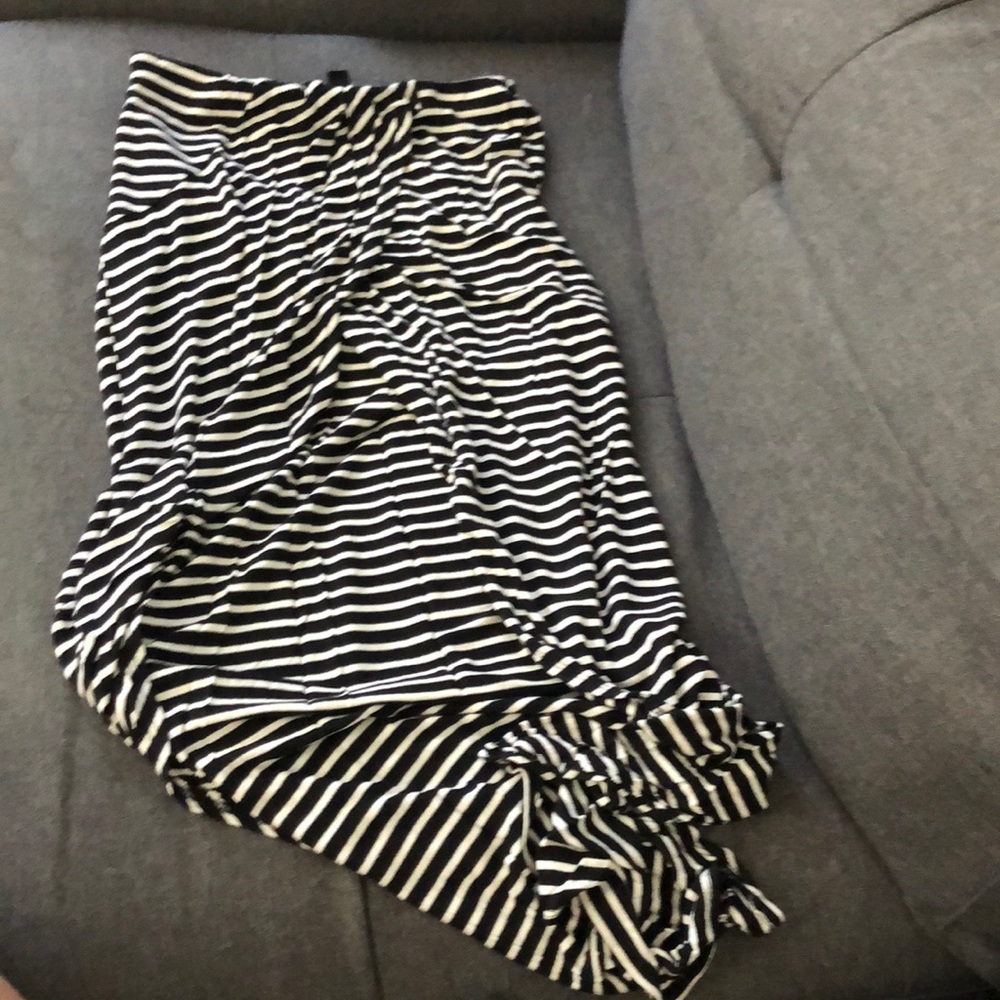 Midi cross slit detailing